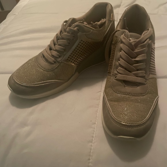 Vapormax Flyknits size 9 womens - Picture 12 of 13